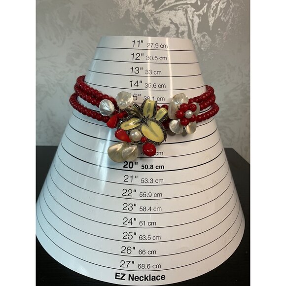 Vintage Red Beaded Statement Necklace With Faux Mother of Pearl & Flower Pendant - Picture 4 of 4